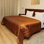 Petrus 3*