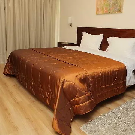 Petrus 3*