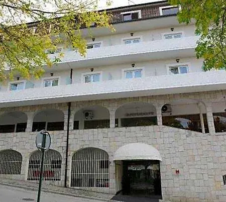 Hotel Petrus