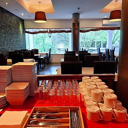 柏图斯酒店 3*